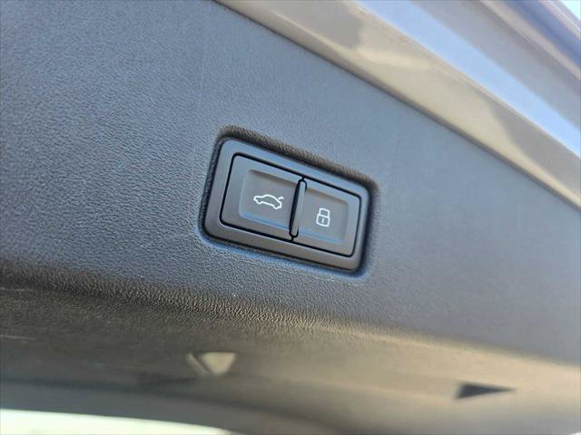 Used 2023 Audi Q4 e-tron Premium Plus w/ Premium Plus AWD/4WD image 16