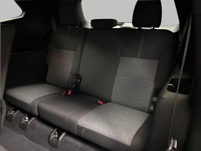 Used 2025 GMC Acadia Elevation image 37