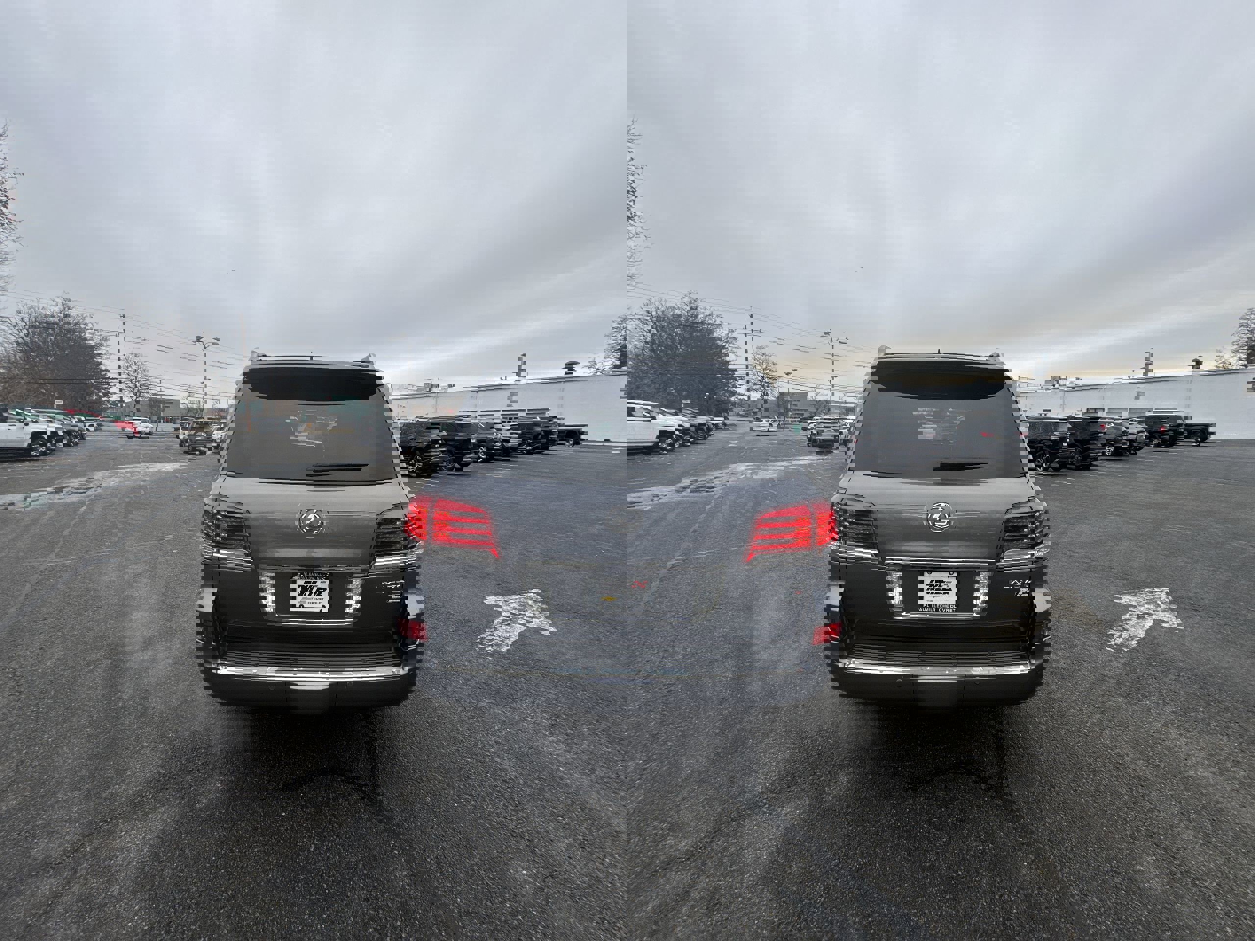 Used 2015 Lexus LX 570 4WD w/ Luxury Package image 33