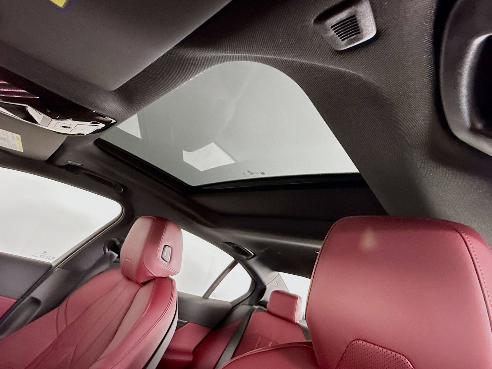 Certified 2025 BMW i5 M60 image 23