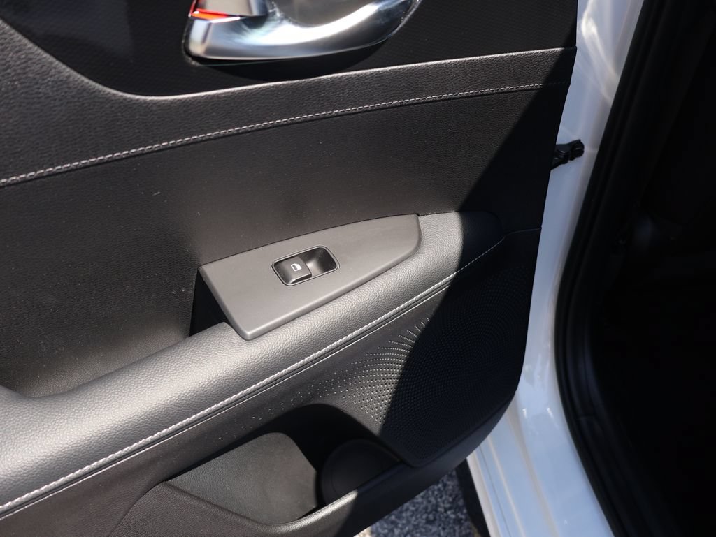 Certified 2024 Kia Forte GT-Line FWD image 11