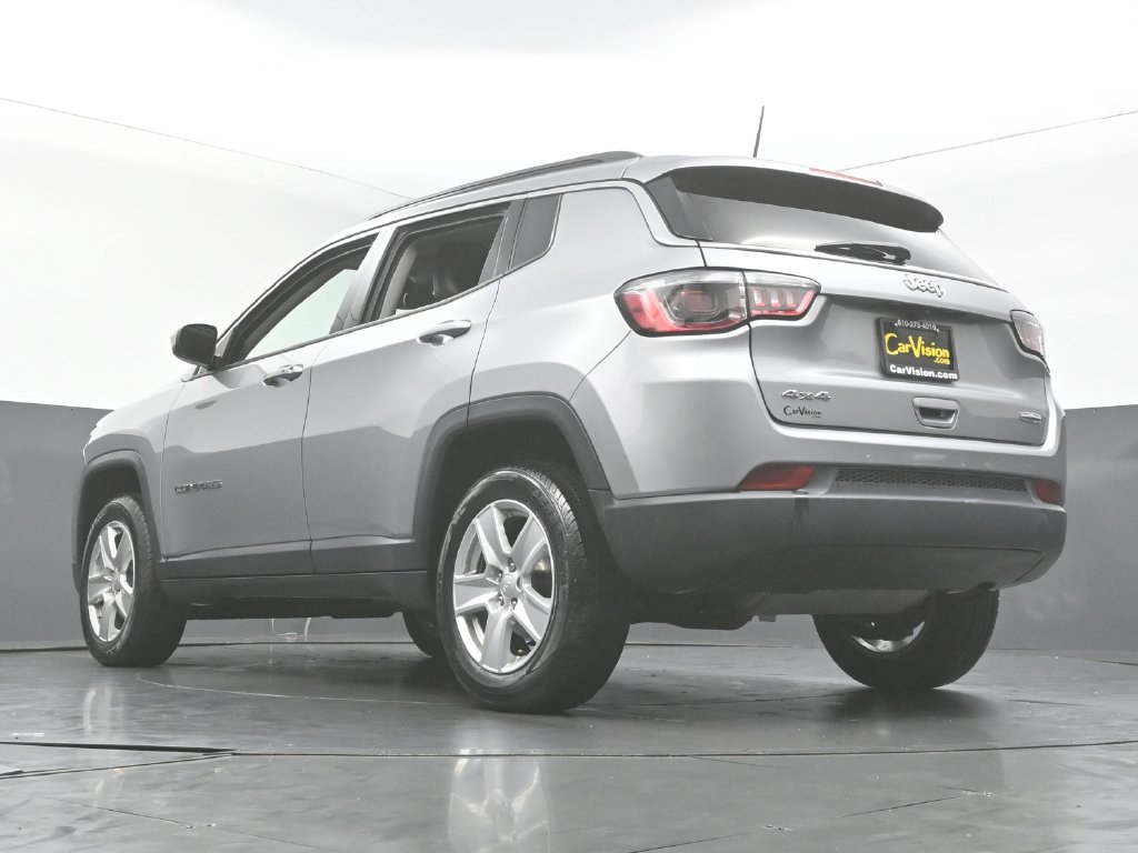 Used 2022 Jeep Compass Latitude w/ Convenience Group AWD/4WD image 5