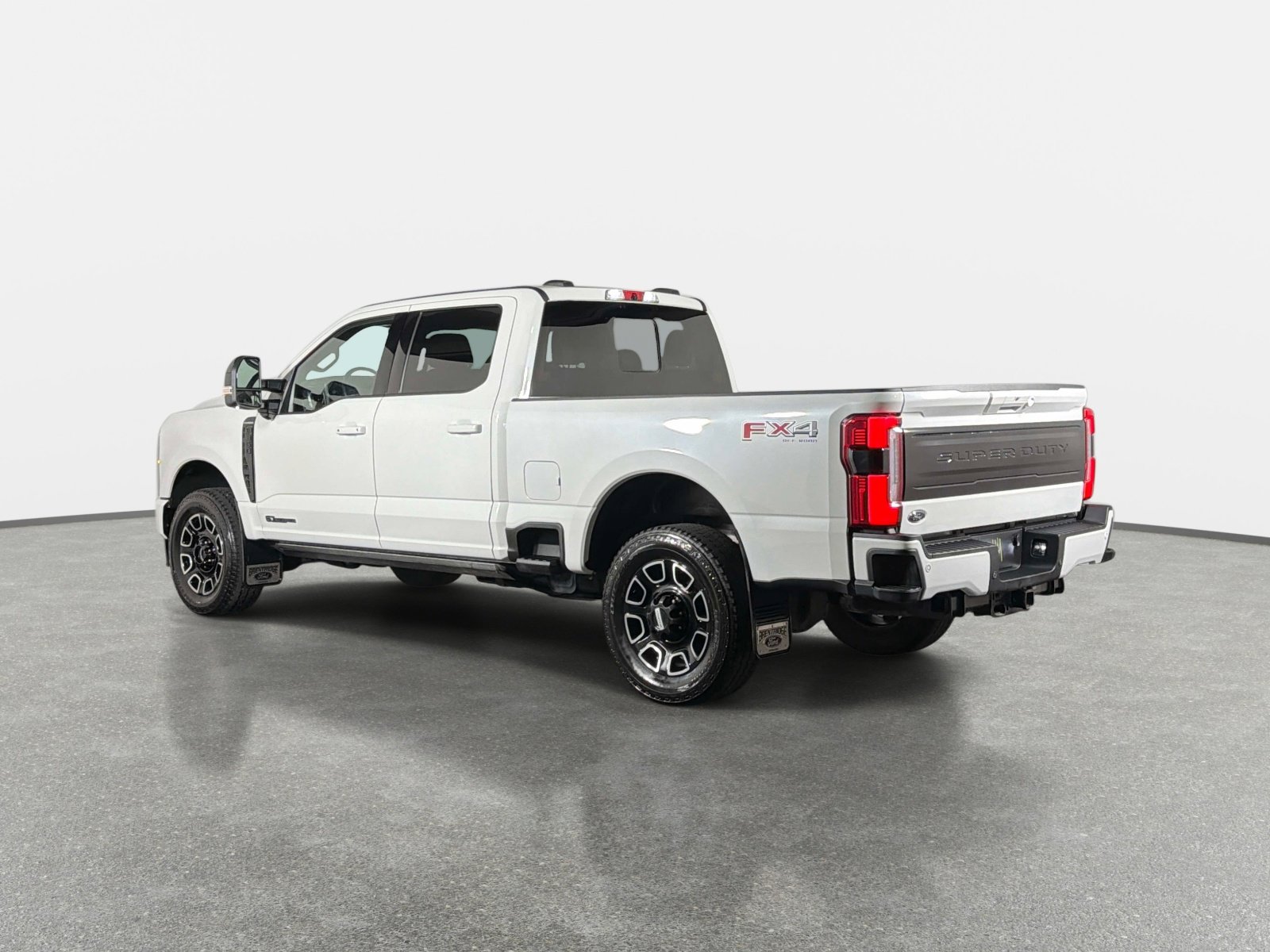 Used 2025 Ford F350 Platinum AWD/4WD image 5