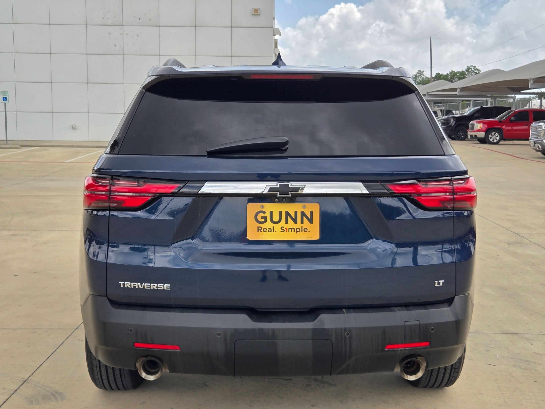 Used 2022 Chevrolet Traverse LT FWD image 6