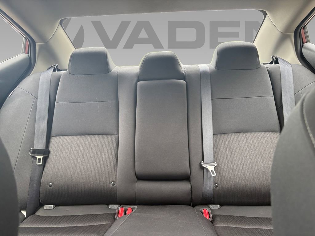 Used 2025 Nissan Altima 2.5 SV image 2