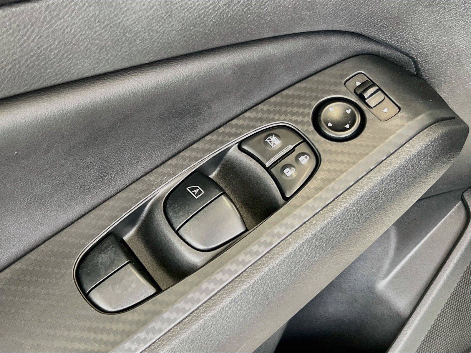 Used 2025 Nissan Altima 2.5 SV AWD/4WD image 19