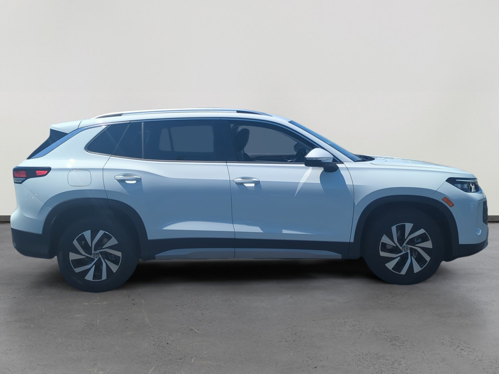 New 2025 Volkswagen Tiguan S image 6