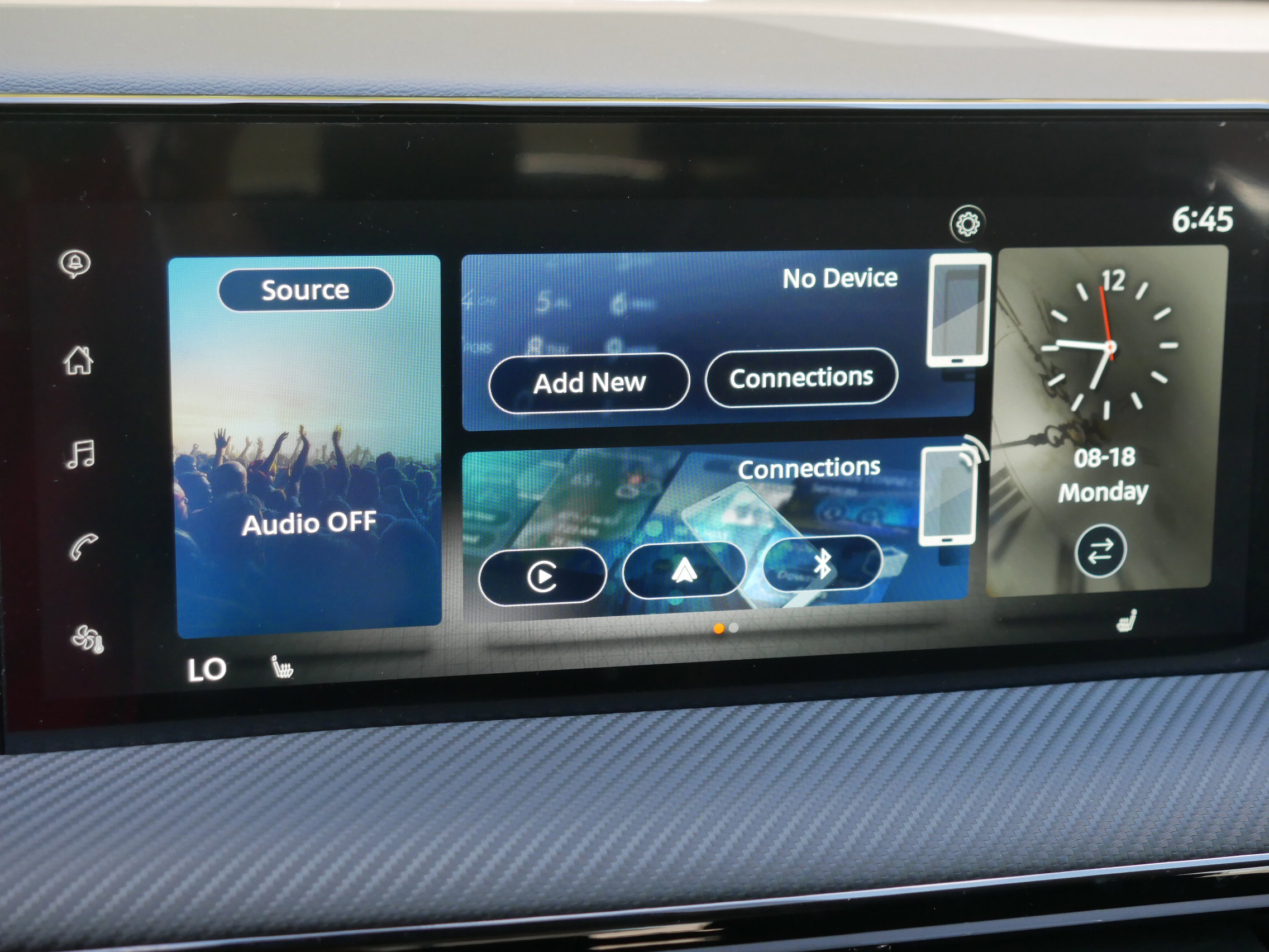 New 2025 Nissan Kicks SR w/ SR Premium Package image 10