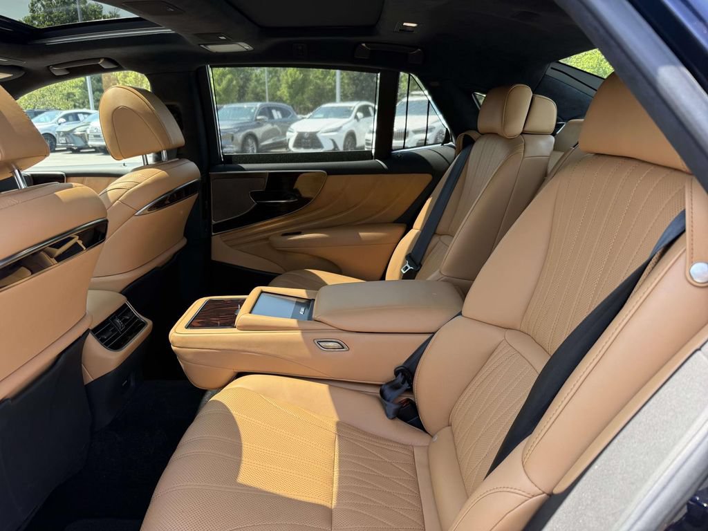 Used 2023 Lexus LS 500 AWD w/ Luxury Package image 17