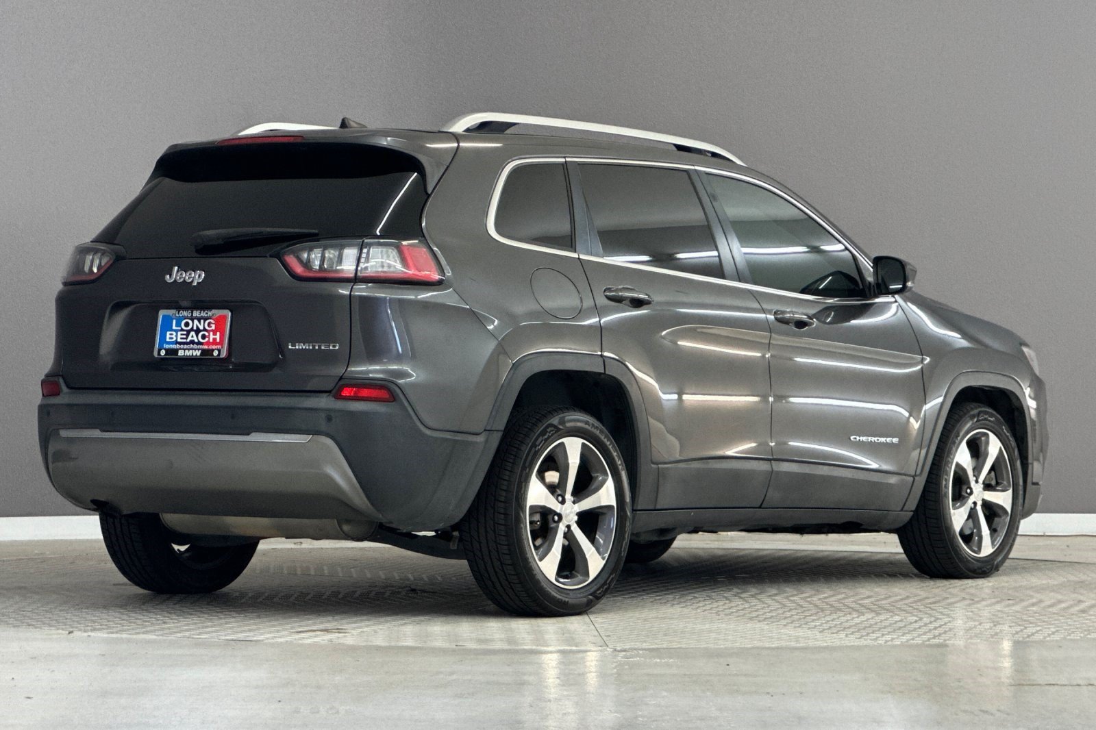 Used 2019 Jeep Cherokee Limited FWD image 9