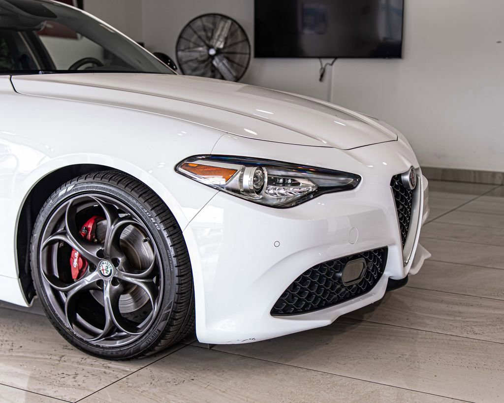 Used 2019 Alfa Romeo Giulia Ti Sport w/ Quick Order Package 22U Sport image 3