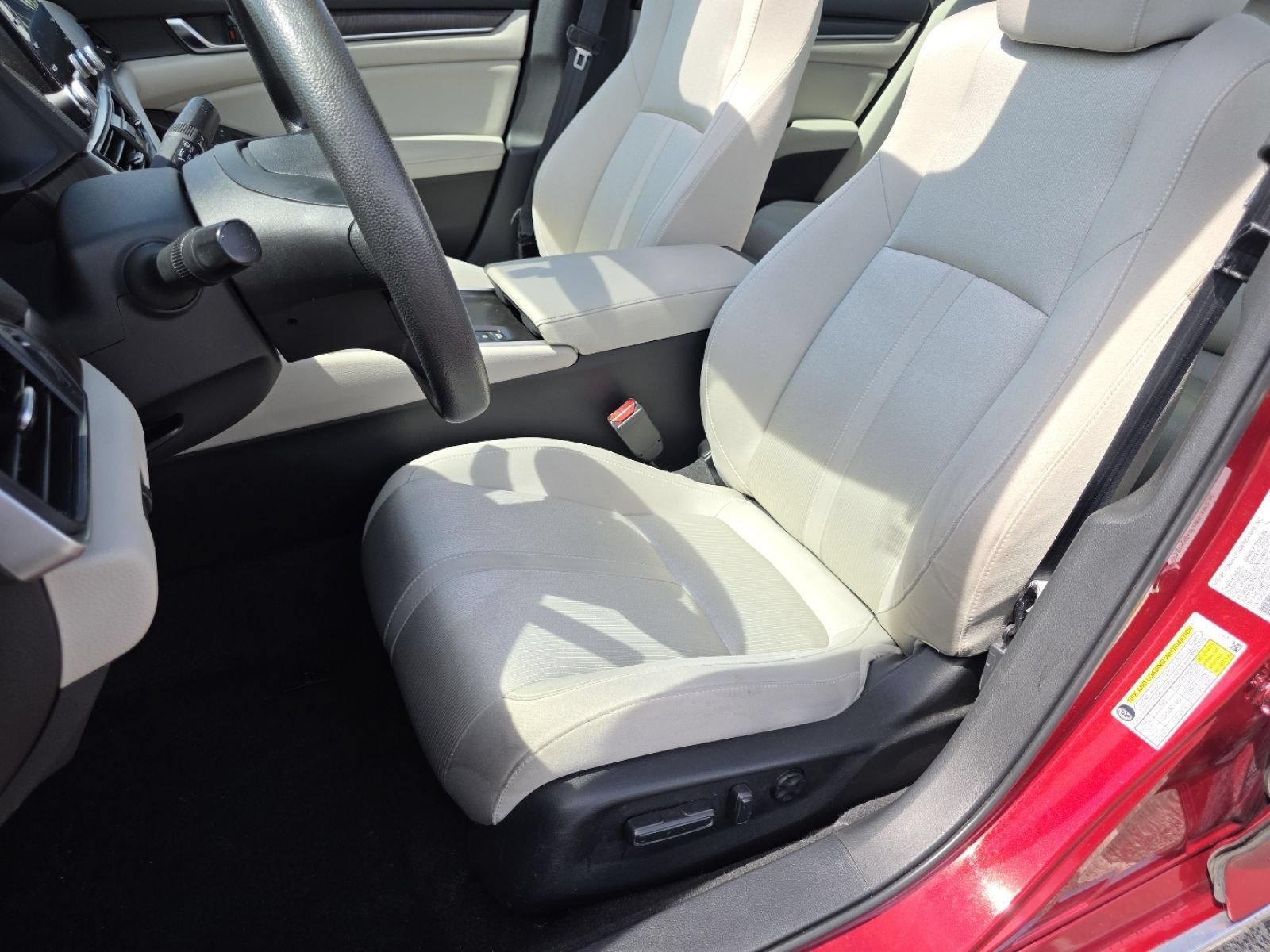 Used 2018 Honda Accord EX image 24