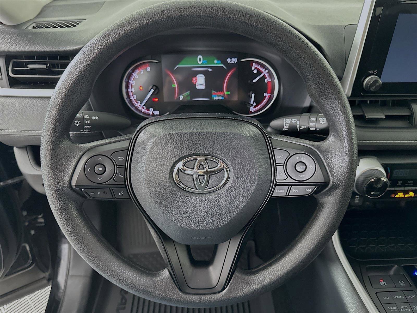 Certified 2025 Toyota RAV4 XLE AWD/4WD image 17