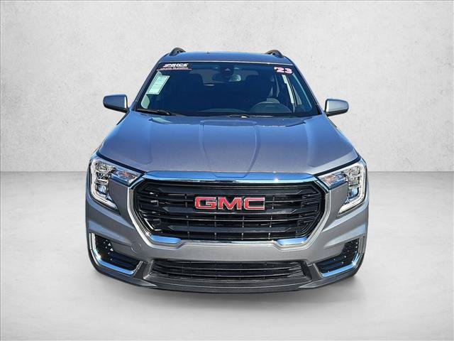 Used 2023 GMC Terrain SLE w/ Driver Convenience Package FWD image 2