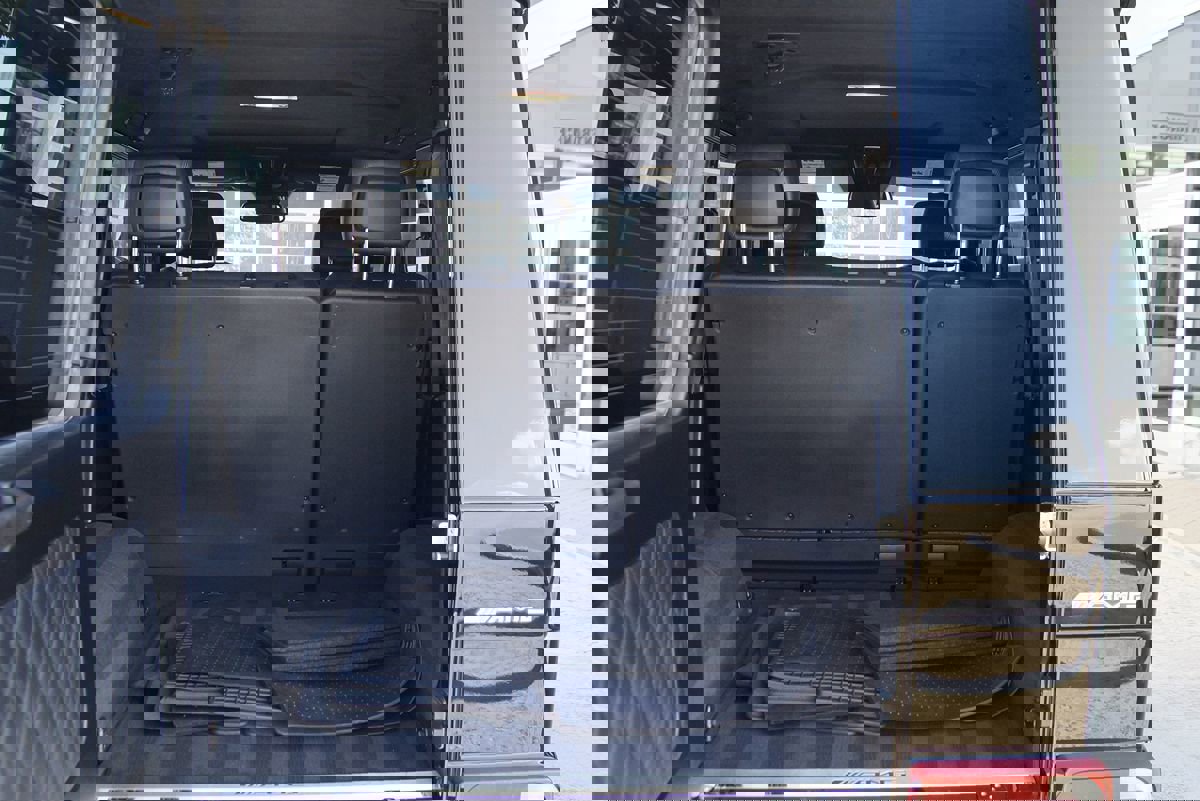 Used 2015 Mercedes-Benz G 63 AMG 4MATIC w/ PA6 Package image 50