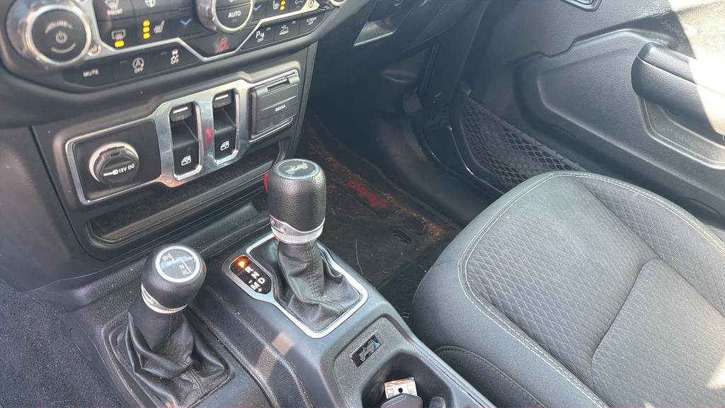 Used 2021 Jeep Wrangler Sport image 23