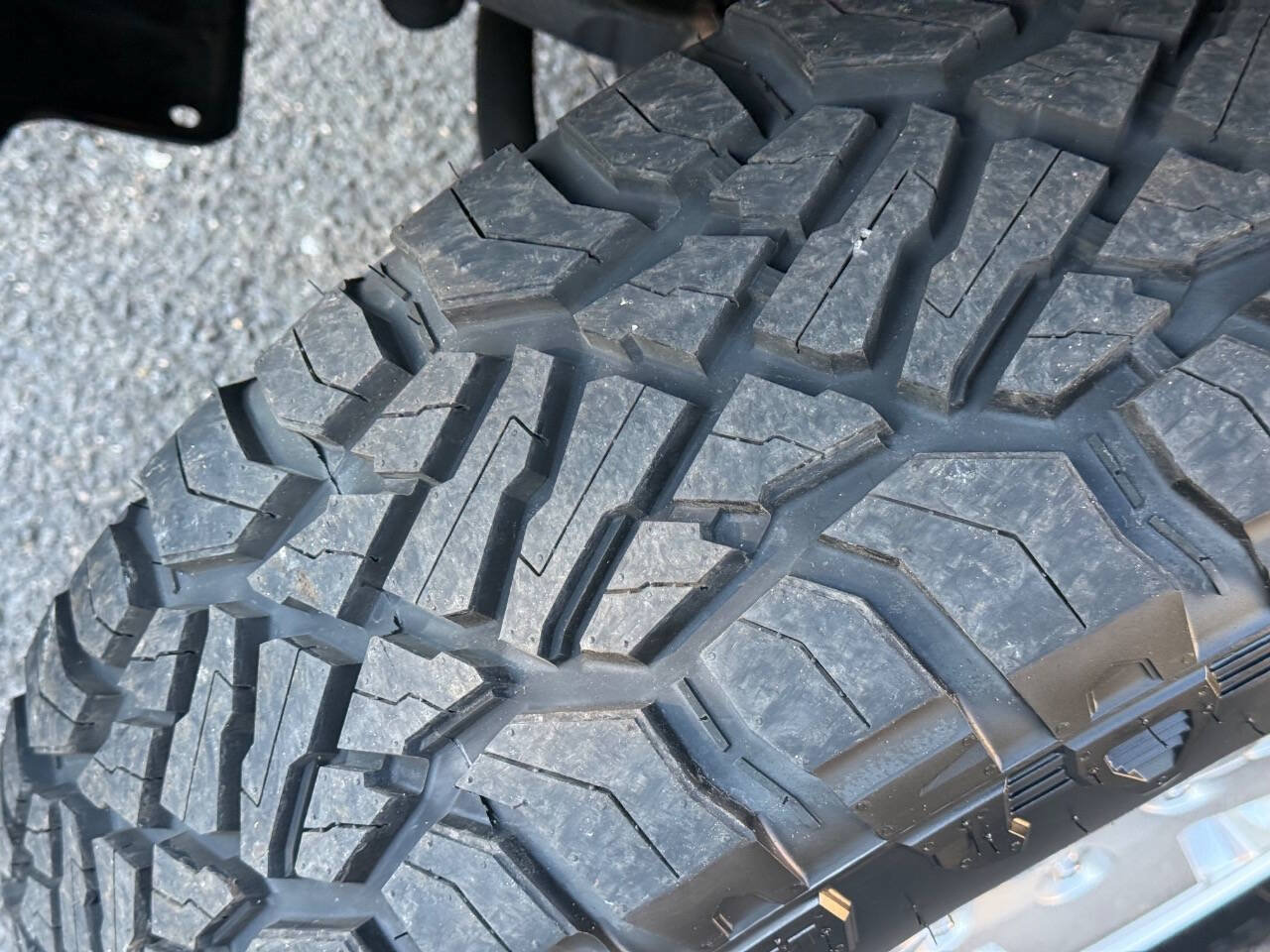 Used 2012 Jeep Wrangler Unlimited Sahara w/ Connectivity Group AWD/4WD image 17