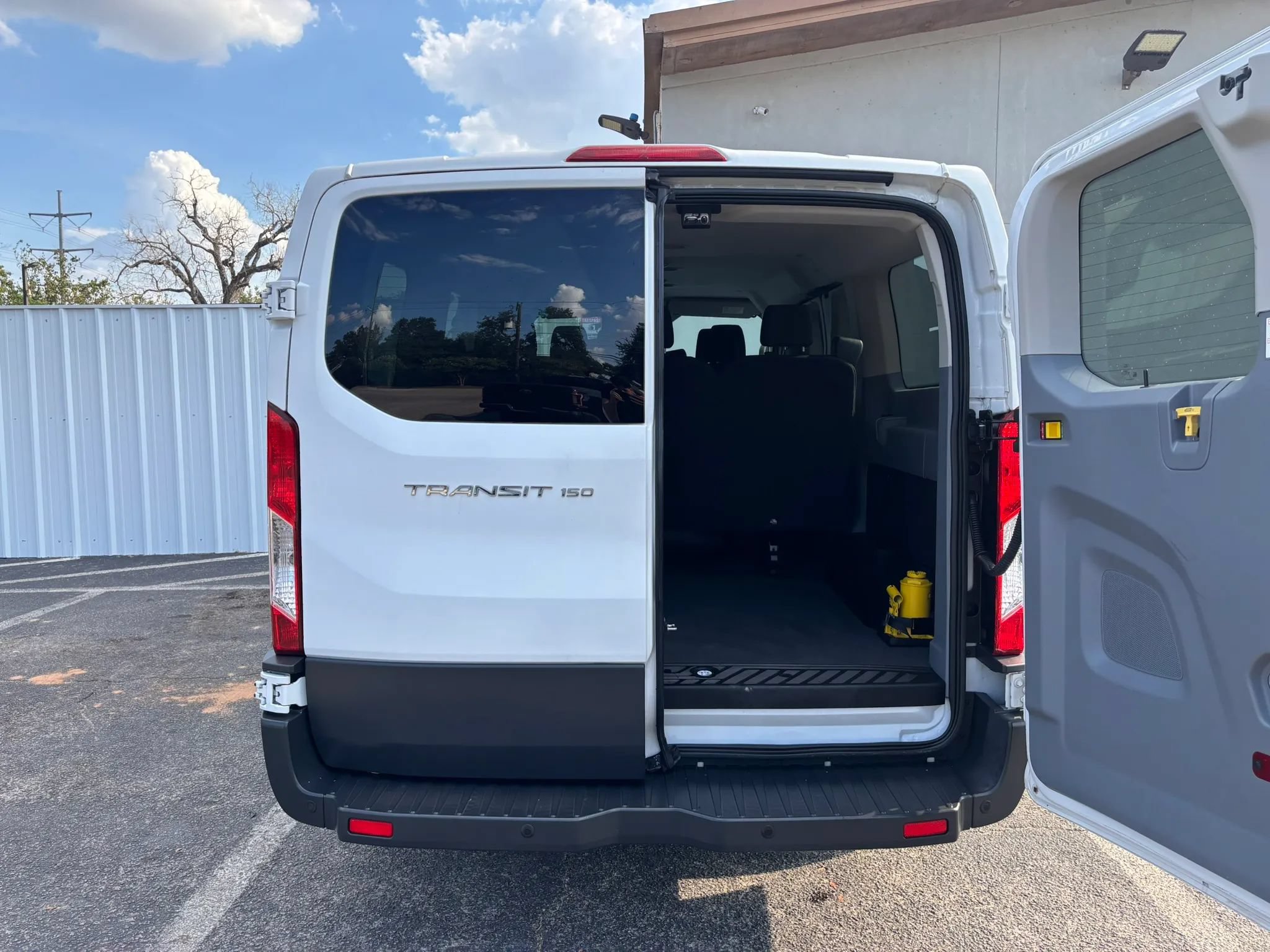 Used 2018 Ford Transit 150 XL RWD image 43