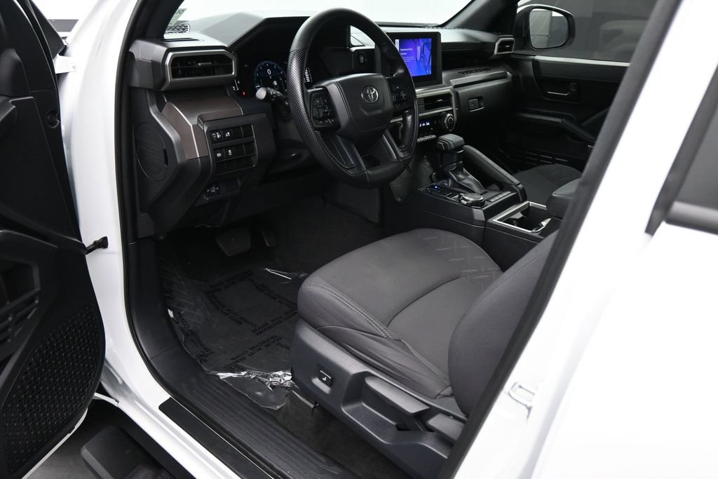 Used 2024 Toyota Tacoma SR5 AWD/4WD image 2