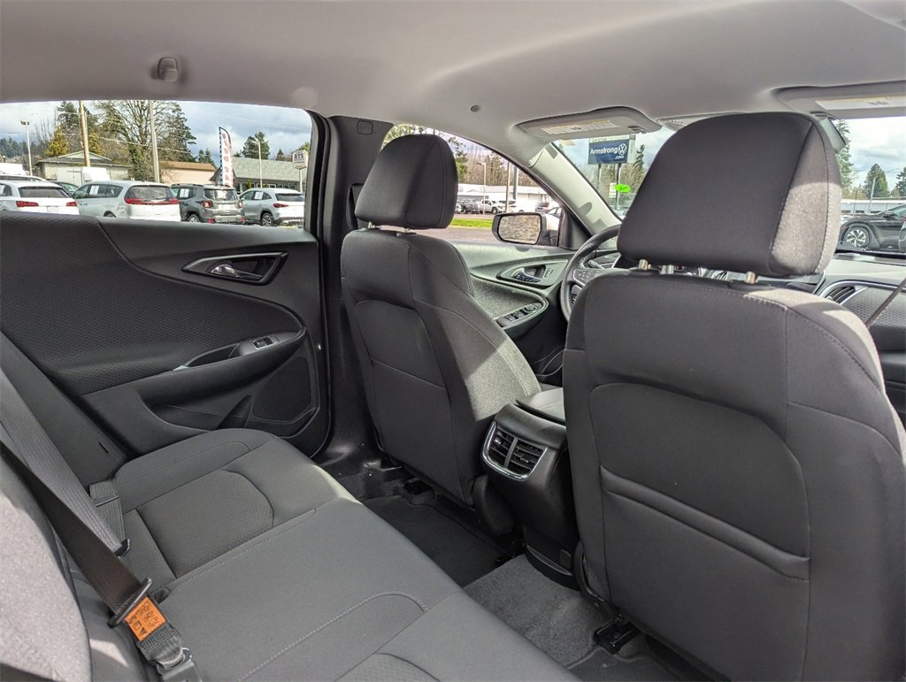 Used 2025 Chevrolet Malibu LT image 33