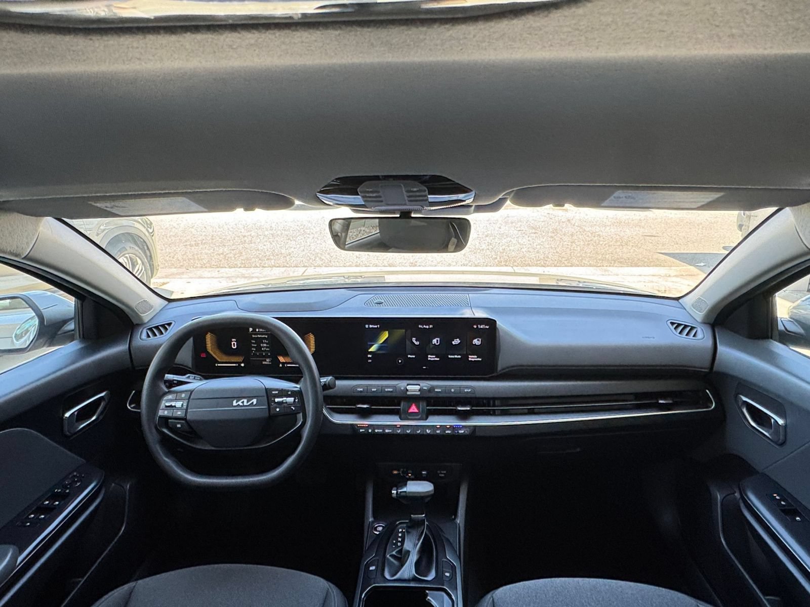 Used 2025 Kia K4 FWD image 32