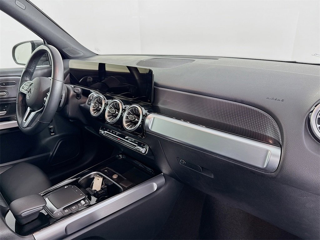Used 2022 Mercedes-Benz GLB 250 GLB 250 image 30