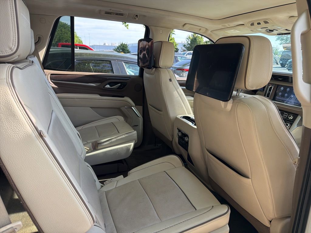 Used 2021 GMC Yukon Denali w/ Denali Premium Package AWD/4WD image 6