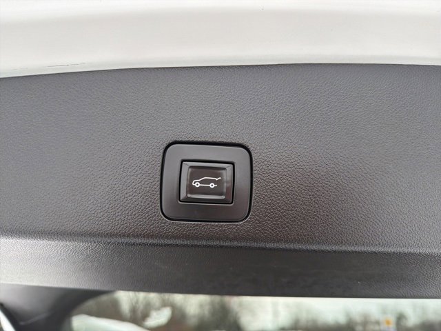 Certified 2021 Buick Encore GX Essence w/ Advanced Technology Package image 39