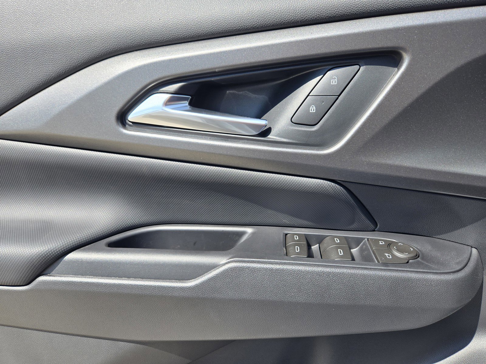 New 2026 Chevrolet Equinox EV LT w/ Comfort Package image 16