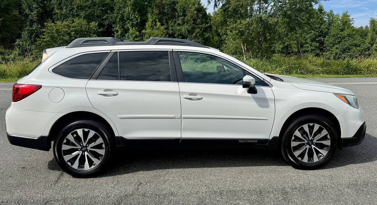 Used 2016 Subaru Outback 3.6R Limited AWD/4WD image 11