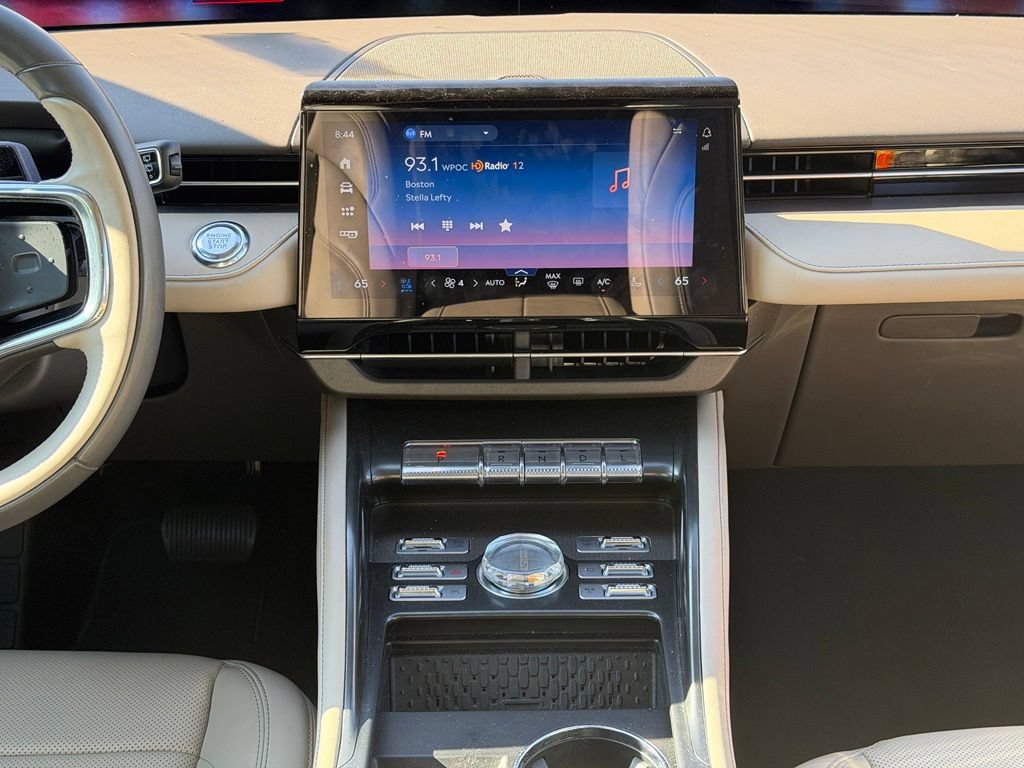 Used 2024 Lincoln Nautilus Premier AWD/4WD image 10