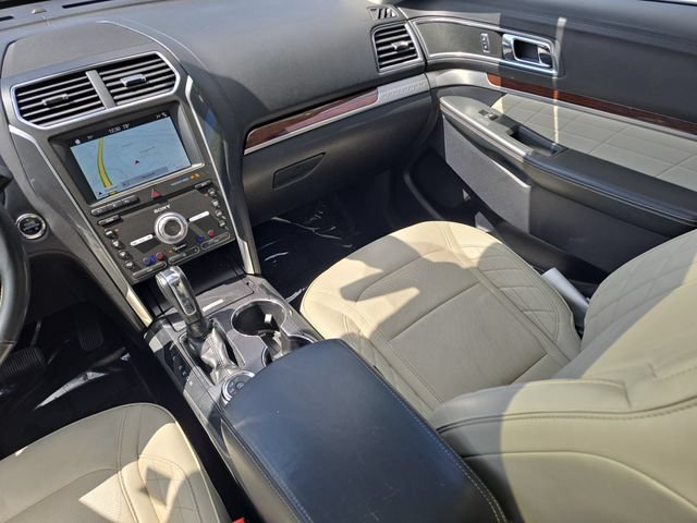 Used 2019 Ford Explorer Platinum AWD/4WD image 28