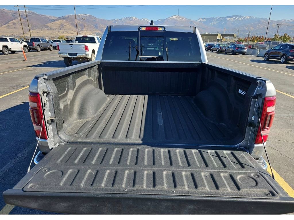 Used 2022 RAM 1500 Laramie AWD/4WD image 11