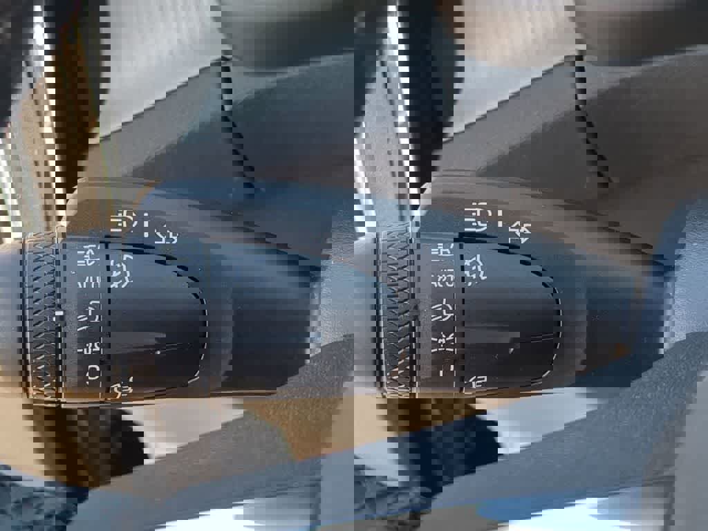 Used 2026 Volvo XC40 B5 Plus w/ Protection Package Premier image 25