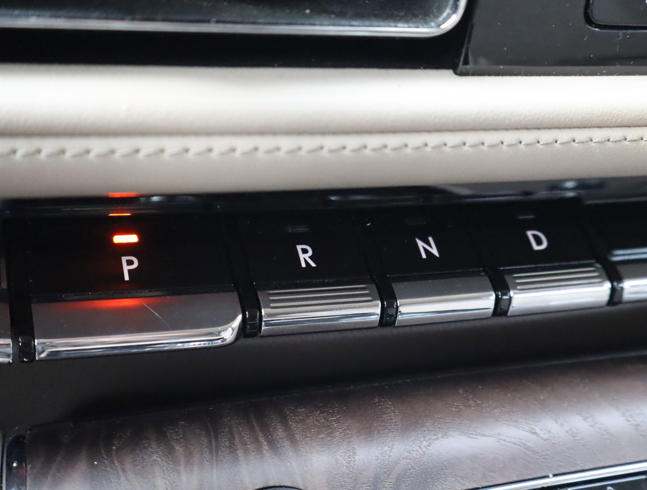 Used 2020 Lincoln Aviator Reserve image 32