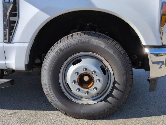 Used 2025 Ford F350 XL w/ XL Chrome Package RWD image 12