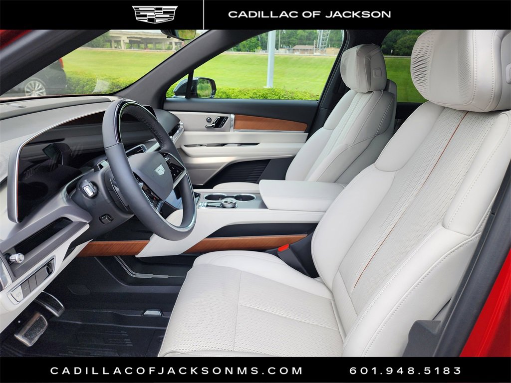 New 2026 Cadillac Vistiq Sport w/ LPO, Floor Liner Package image 9
