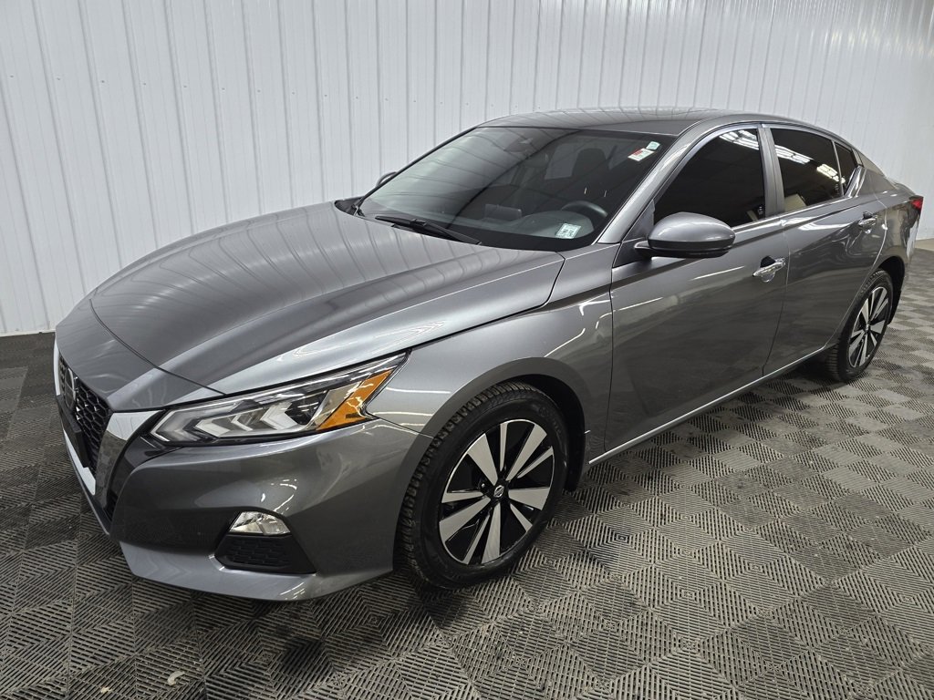 Used 2022 Nissan Altima 2.5 SV w/ SV Premium Package image 8