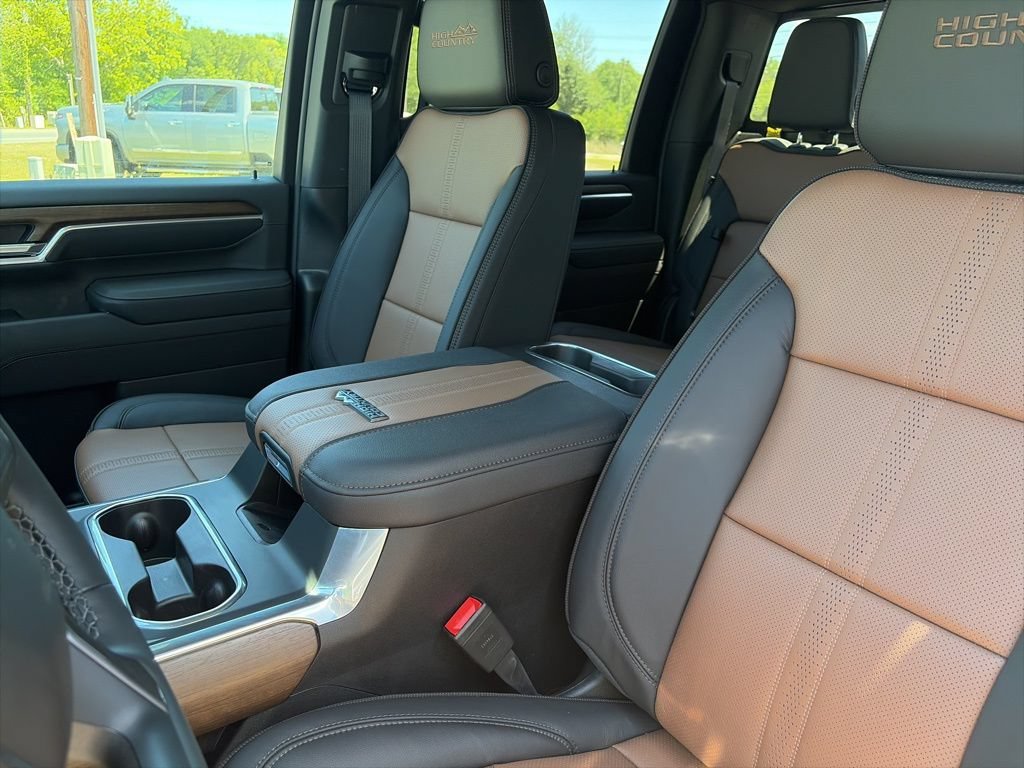 New 2026 Chevrolet Silverado 3500 High Country w/ High Country Premium Package AWD/4WD image 33