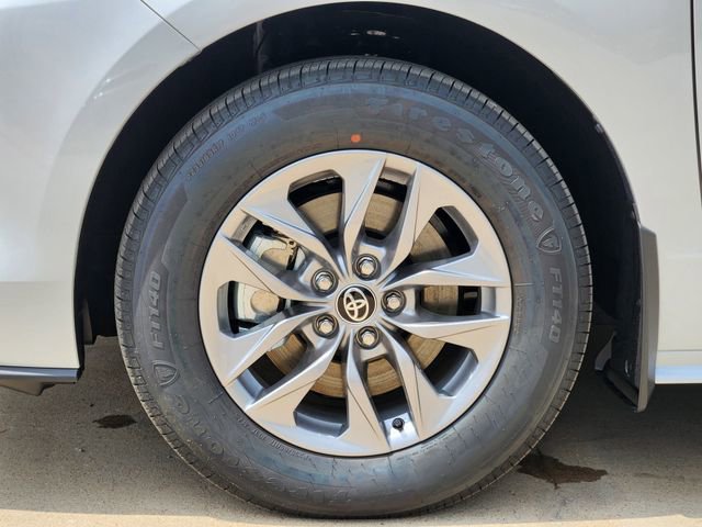 New 2026 Toyota Sienna XLE FWD image 9