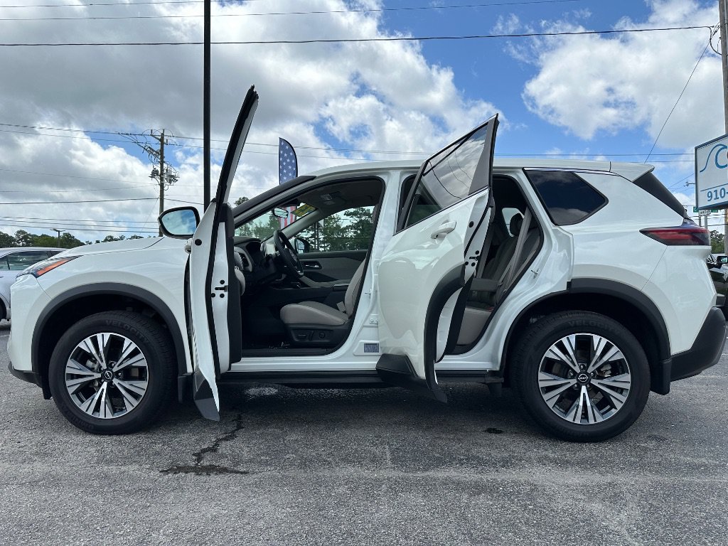 Used 2023 Nissan Rogue SV AWD/4WD image 6