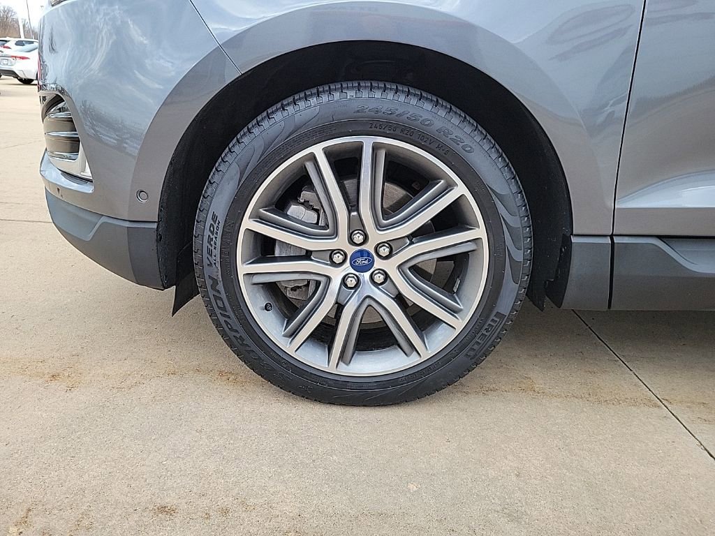 Used 2021 Ford Edge Titanium w/ Equipment Group 301A image 16