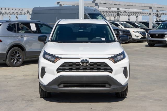 Used 2022 Toyota RAV4 LE AWD/4WD image 2