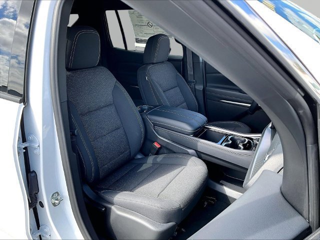 New 2027 Chevrolet Traverse LT FWD image 31