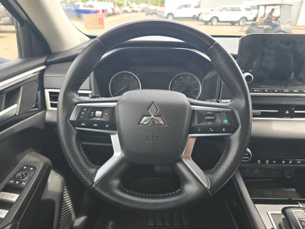 Used 2024 Mitsubishi Outlander SE AWD/4WD image 11