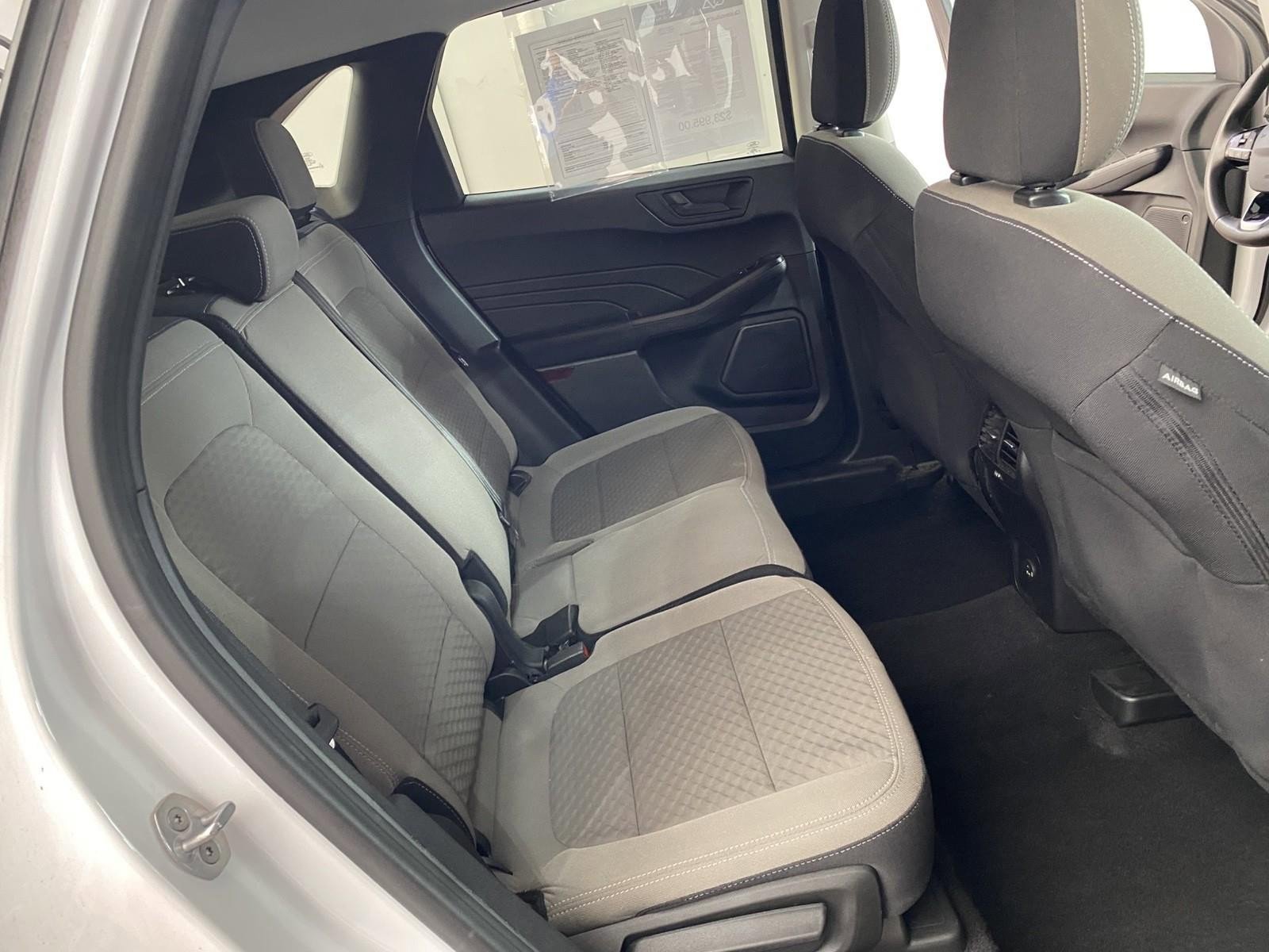 Used 2022 Ford Escape SE w/ Cold Weather Package image 12