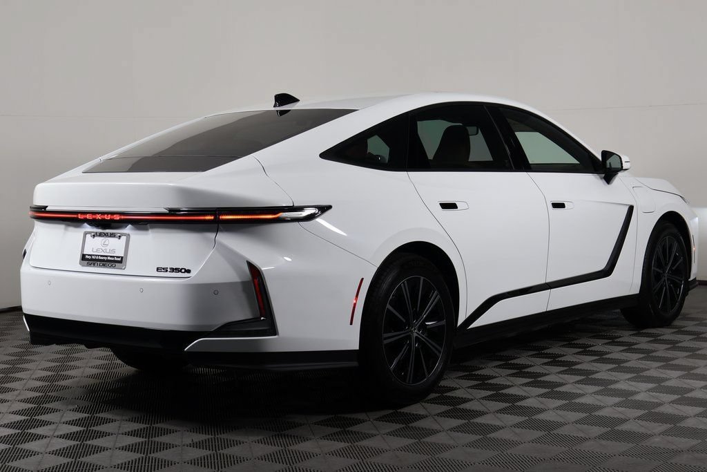 New 2026 Lexus ES 350e w/ Convenience Package FWD image 2