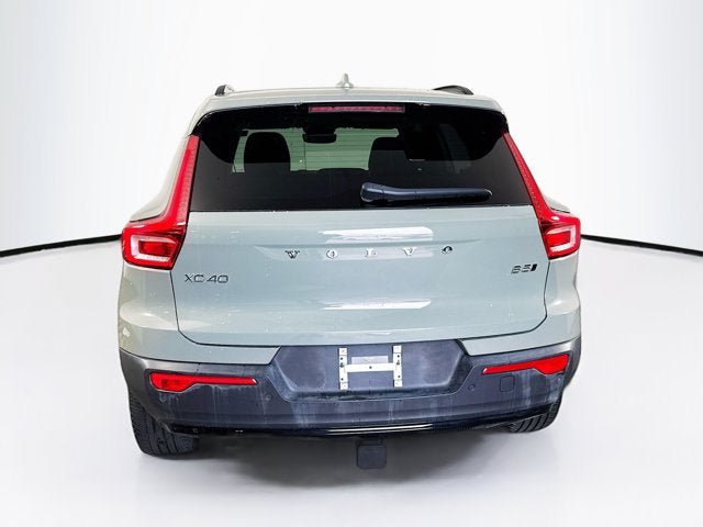 Used 2023 Volvo XC40 B5 Plus w/ Driver Assist Package AWD/4WD image 6