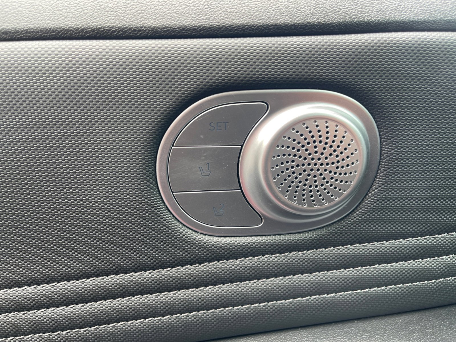 Used 2023 Hyundai Elantra Limited FWD image 19