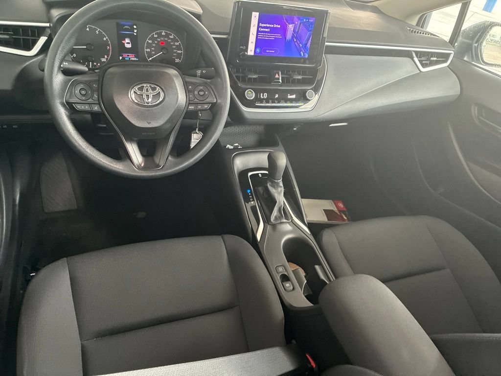 Used 2025 Toyota Corolla LE FWD image 12